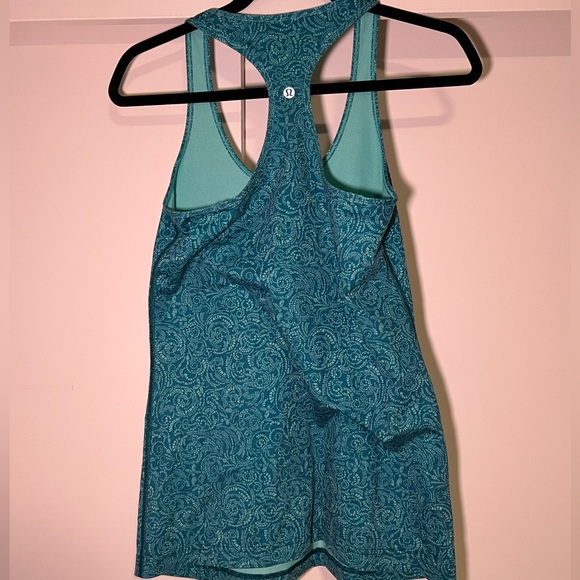 Lululemon Blue Tank Top No Size Measures To A Size 2 - Picture 2 of 4